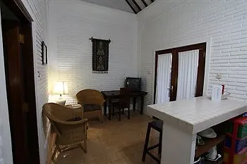 **  Puri Puri Kecil Hotel Seminyak  Indonesia